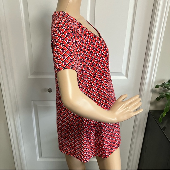 Worthington | Red diamond shape prints shortsleeve top - Picture 3 of 8